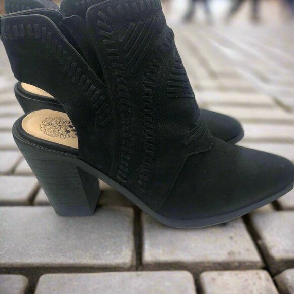 Vince Camuto Shoes - Vince Camuto Binks Ankle Bootie Size 8